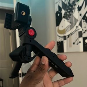 Universal Black VR/AR Headset Mount